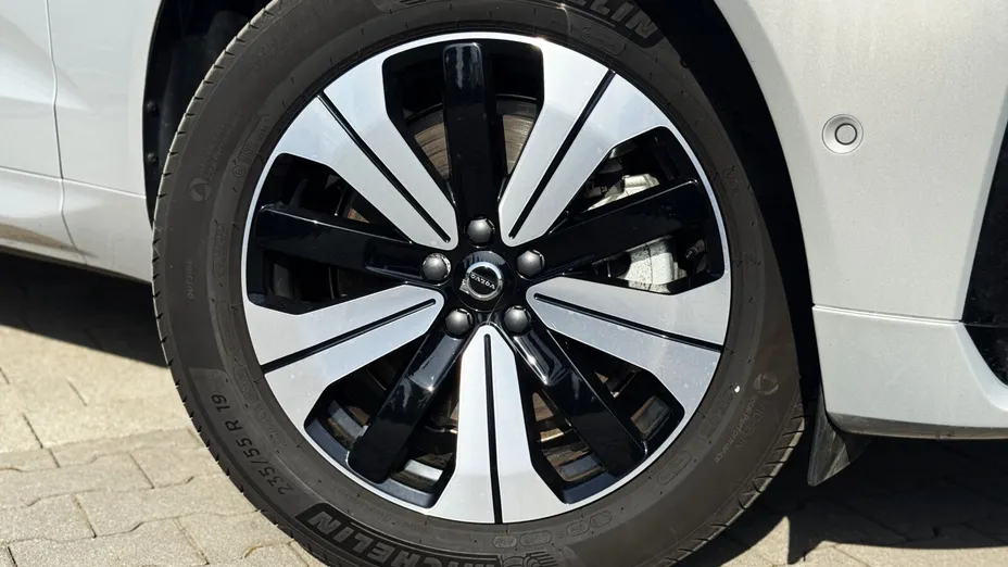 VOLVO XC60 XC60 T6 Plug-In Hybrid AWD Plus Dark aut