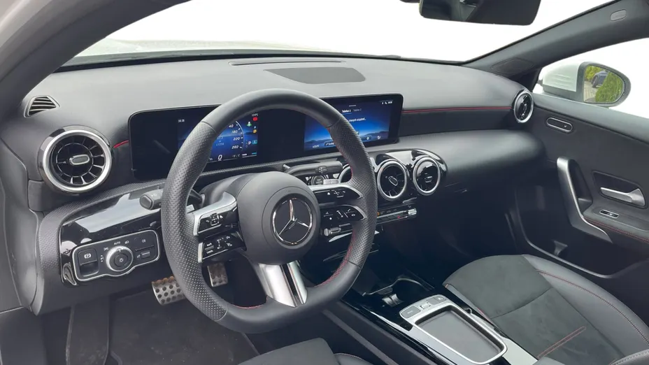 MERCEDES-BENZ A Klasa A 200 AMG Line 7G-DCT