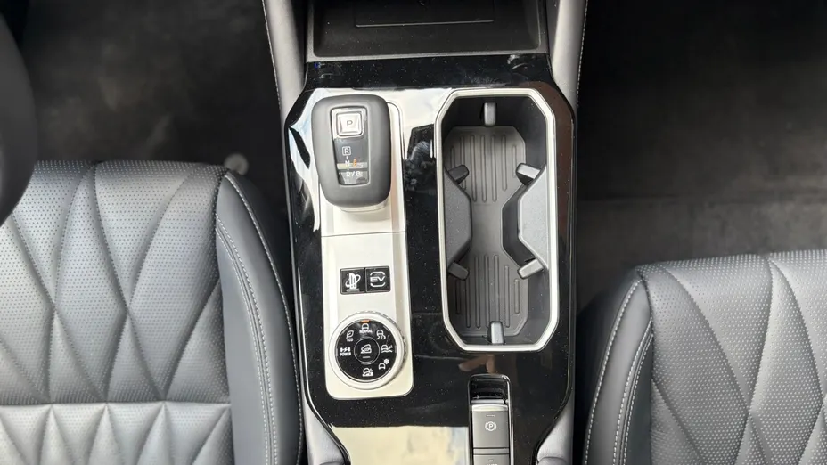 MITSUBISHI Outlander Outlander PHEV Black Edition