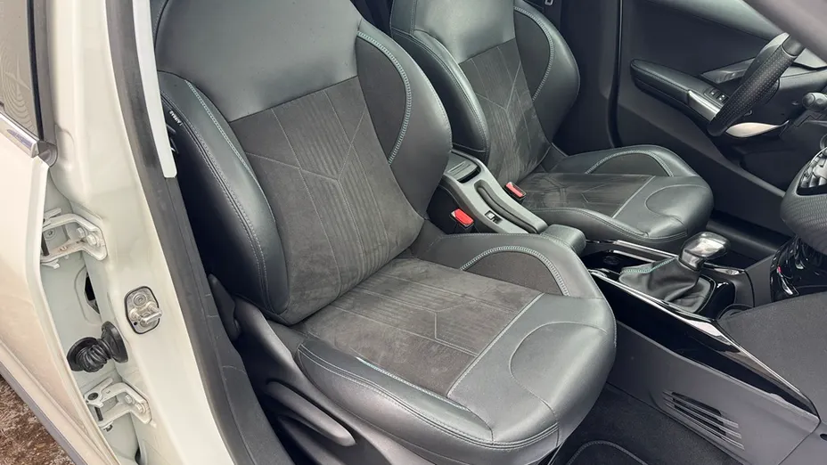 PEUGEOT 2008 2008 1.2 Pure Tech Crossway S&S