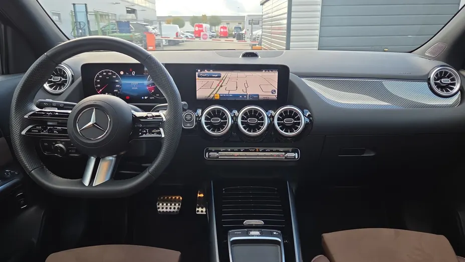 MERCEDES-BENZ GLA GLA 200 mHEV AMG Line 7G-DCT