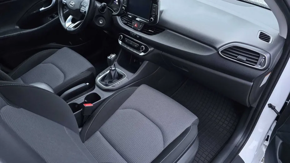 HYUNDAI i30 i30 1.5 T-GDI 48V Smart