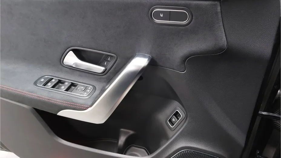 MERCEDES-BENZ CLA CLA 220 mHEV 4-Matic AMG Line 8G-DCT