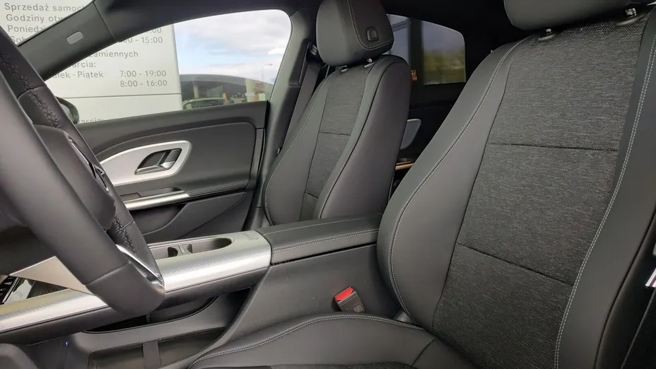 MERCEDES-BENZ CLA -