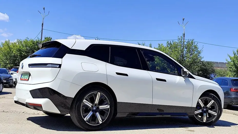 BMW iX iX xDrive50 111.5kWh