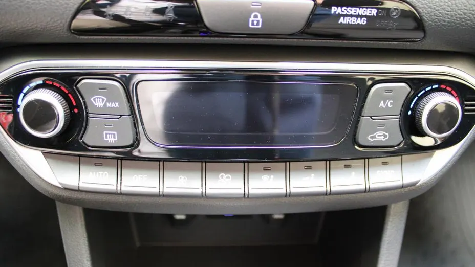 HYUNDAI i30 i30 1.5 T-GDI 48V Smart DCT