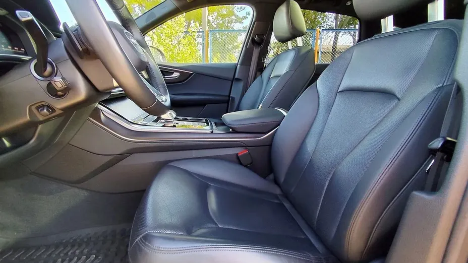 AUDI Q7 -