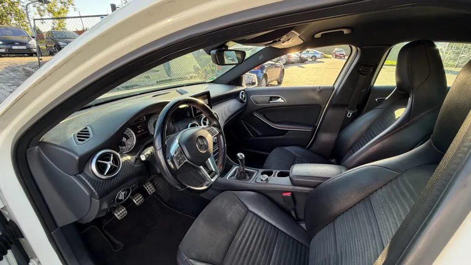 MERCEDES-BENZ A Klasa A 180 AMG Line