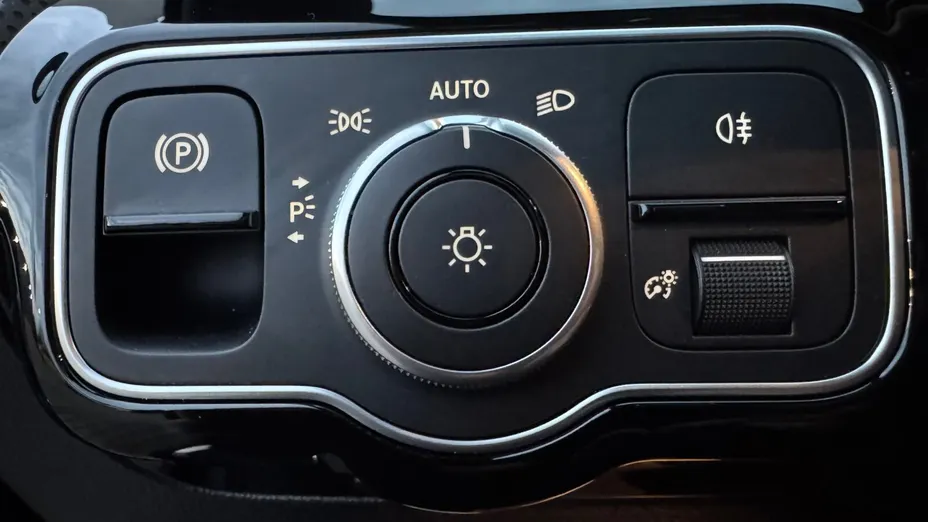 MERCEDES-BENZ A Klasa A 220 4-Matic AMG Line 8G-DCT