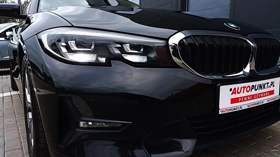 BMW Seria 3 320d xDrive Sport Line aut