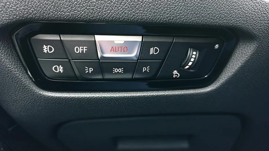 BMW Seria 3 320d xDrive Sport Line aut