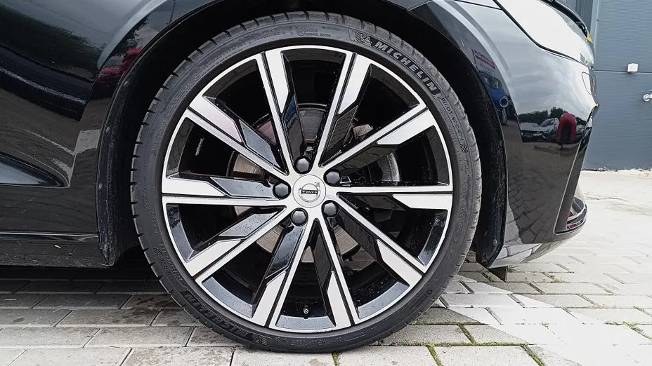 VOLVO V60 V60 B4 D Plus Dark aut