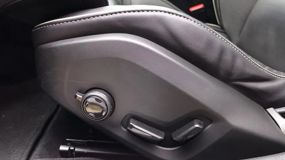 VOLVO V60 V60 B4 D Plus Dark aut