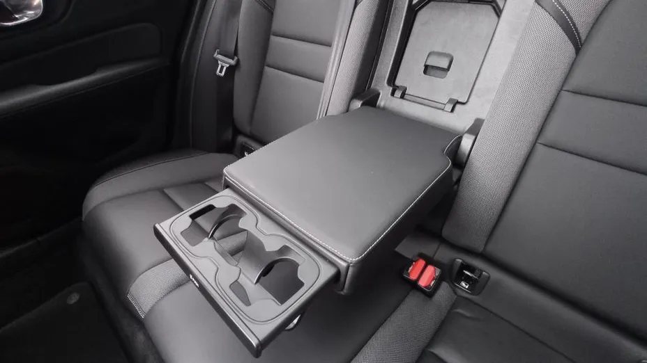 VOLVO V60 V60 B4 D Plus Dark aut