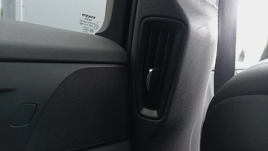 VOLVO V60 V60 B4 D Plus Dark aut