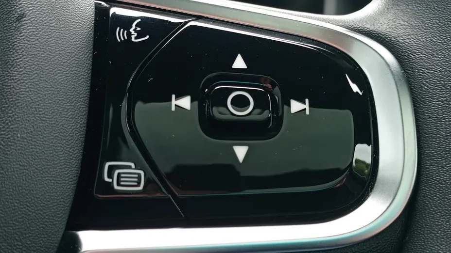 VOLVO V60 V60 B4 D Plus Dark aut