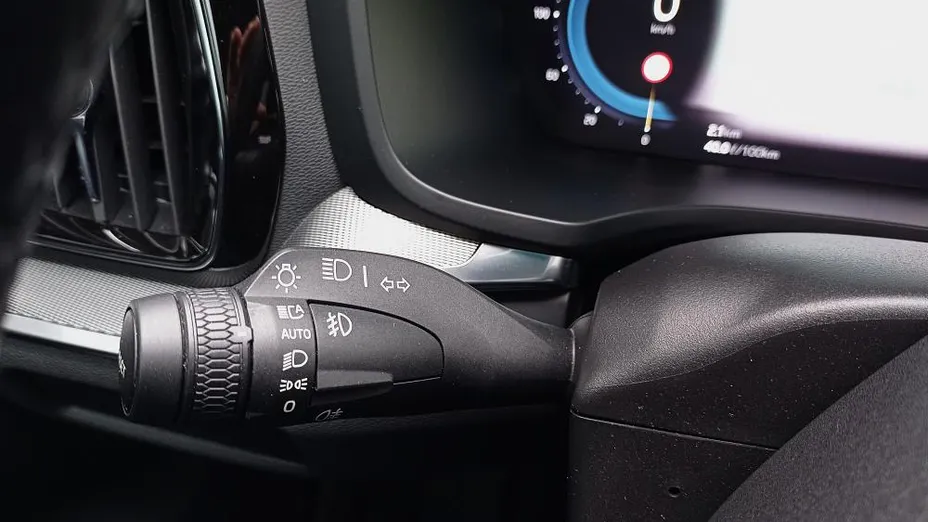 VOLVO V60 V60 B4 D Plus Dark aut