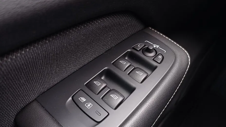 VOLVO V60 V60 B4 D Plus Dark aut