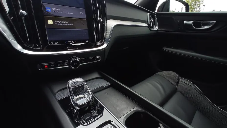 VOLVO V60 V60 B4 D Plus Dark aut