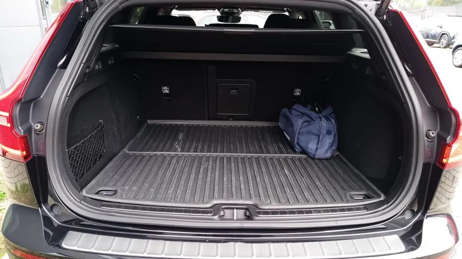 VOLVO V60 V60 B4 D Plus Dark aut