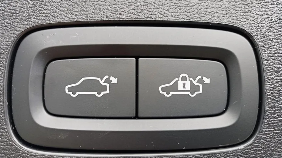 VOLVO V60 V60 B4 D Plus Dark aut