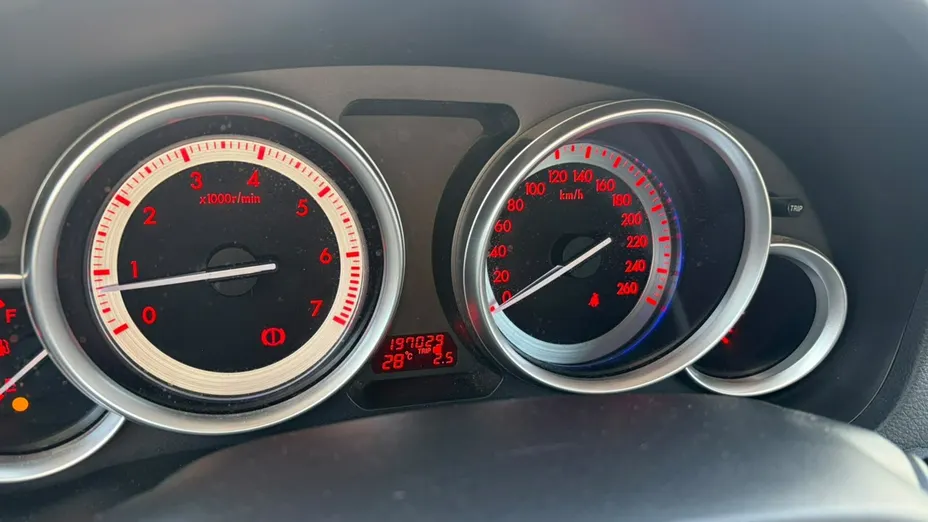 MAZDA 6 -
