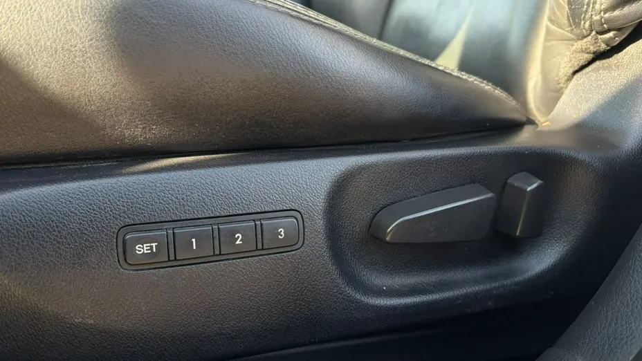 MAZDA 6 -