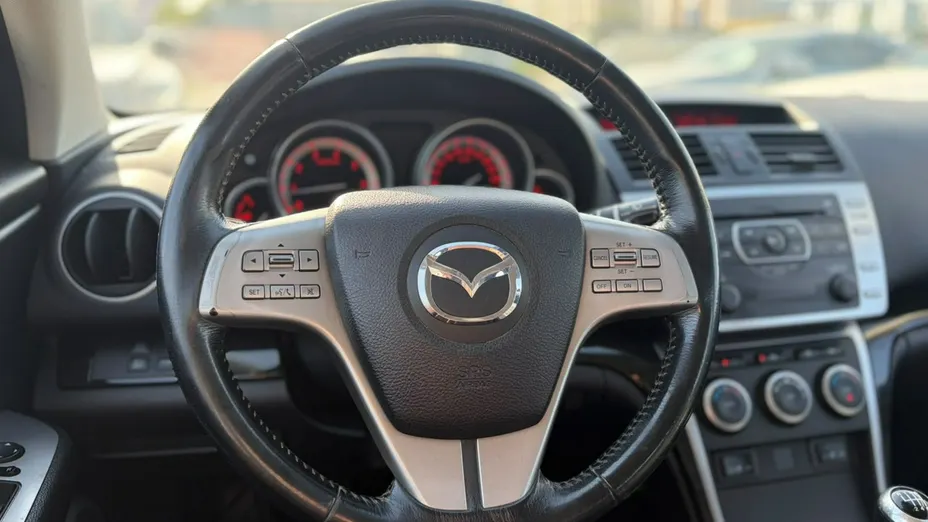 MAZDA 6 -