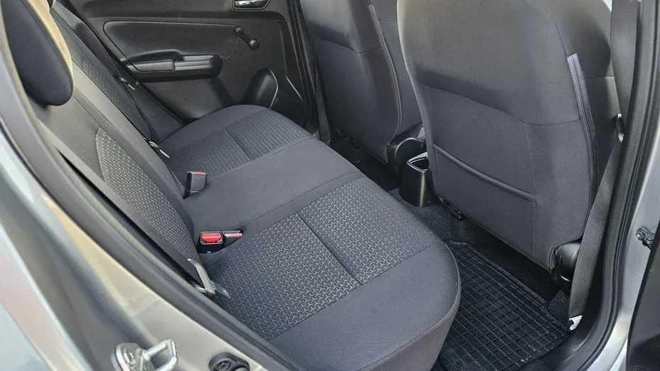 SUZUKI Swift -