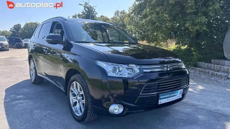 MITSUBISHI Outlander -