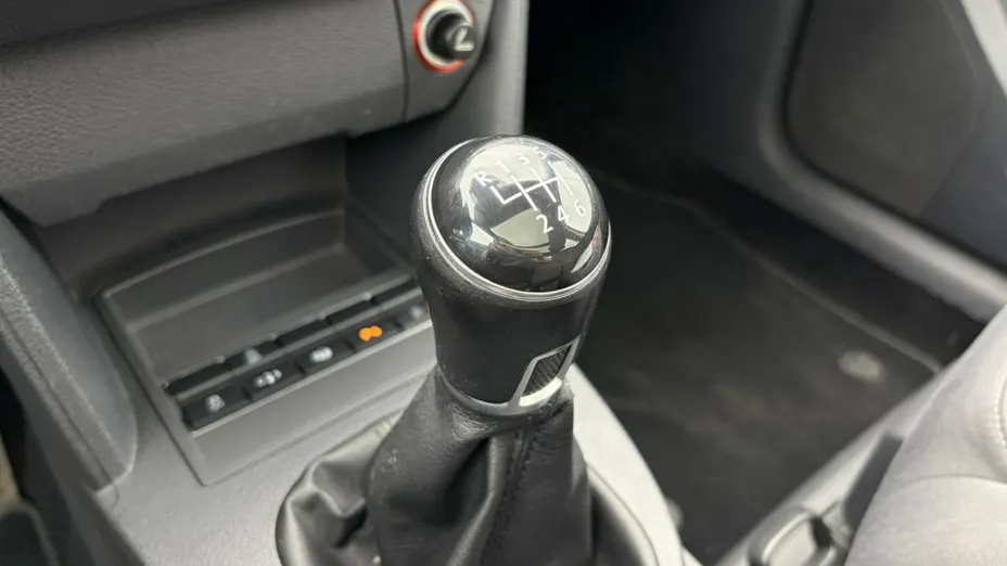 VOLKSWAGEN Touran -