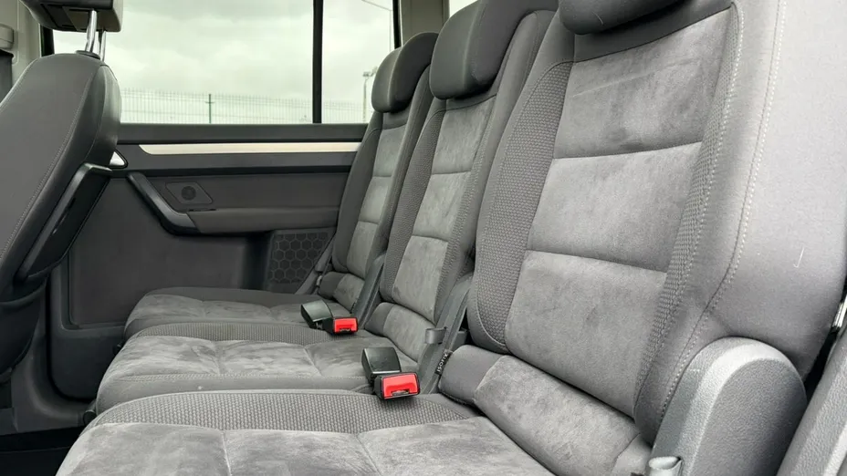 VOLKSWAGEN Touran -