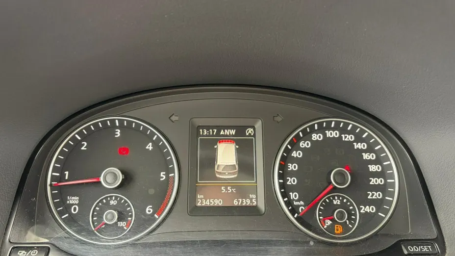 VOLKSWAGEN Touran -