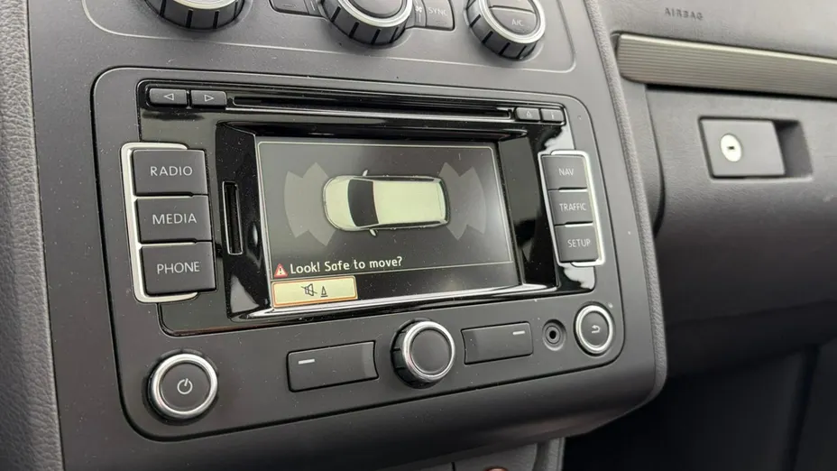 VOLKSWAGEN Touran -