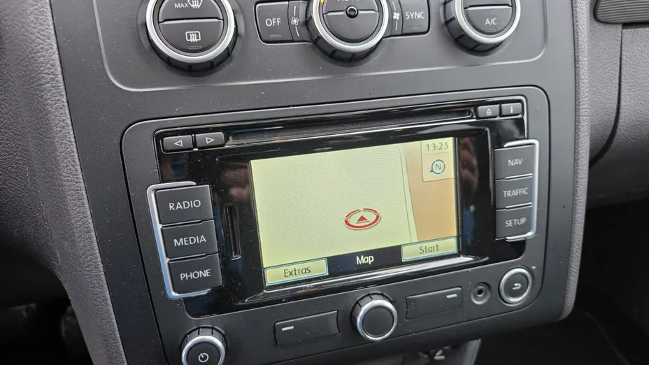 VOLKSWAGEN Touran -