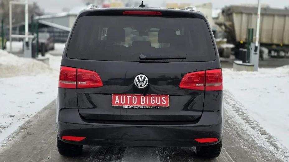VOLKSWAGEN Touran -