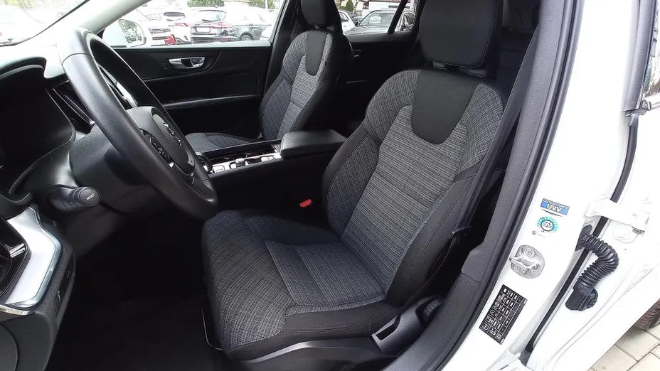 VOLVO V60 V60 CC Core B4 D AWD aut