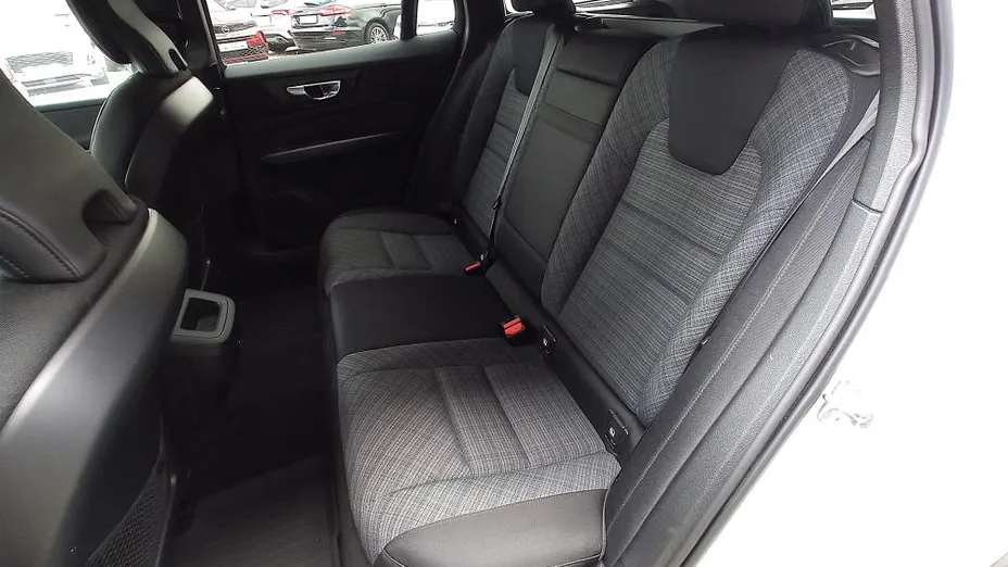 VOLVO V60 V60 CC Core B4 D AWD aut