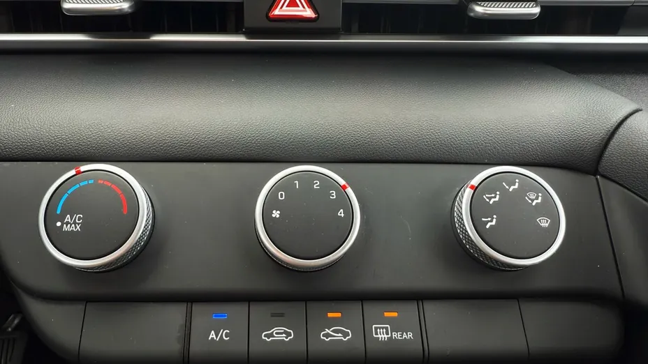 HYUNDAI Elantra Elantra 1.6 Modern CVT