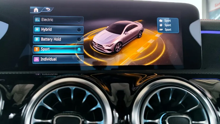 MERCEDES-BENZ CLA CLA 250 e AMG Line 8G-DCT