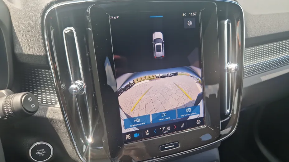 VOLVO XC40 XC40 B3 Plus Dark aut