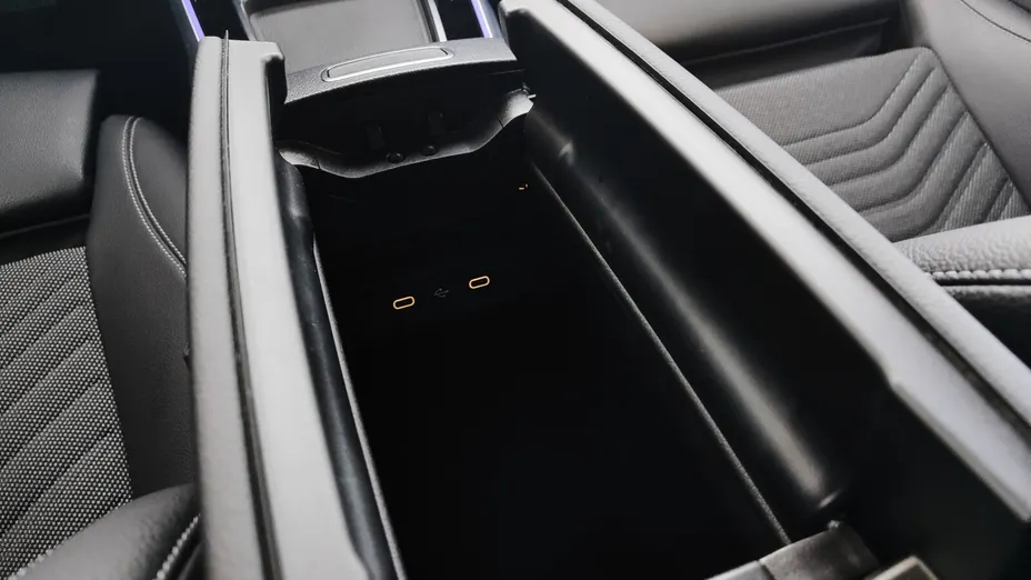 MERCEDES-BENZ GLB GLB 200 Progressive 7G-DCT