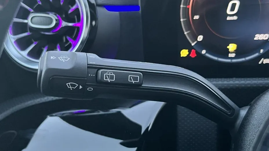 MERCEDES-BENZ CLA CLA 200 d AMG Line 8G-DCT