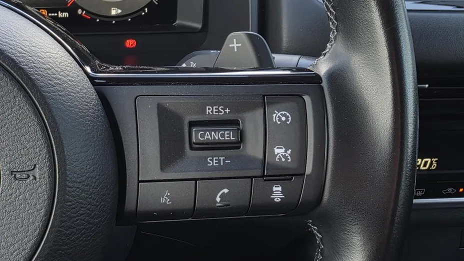 NISSAN Qashqai Qashqai 1.3 DIG-T N-Connecta DCT