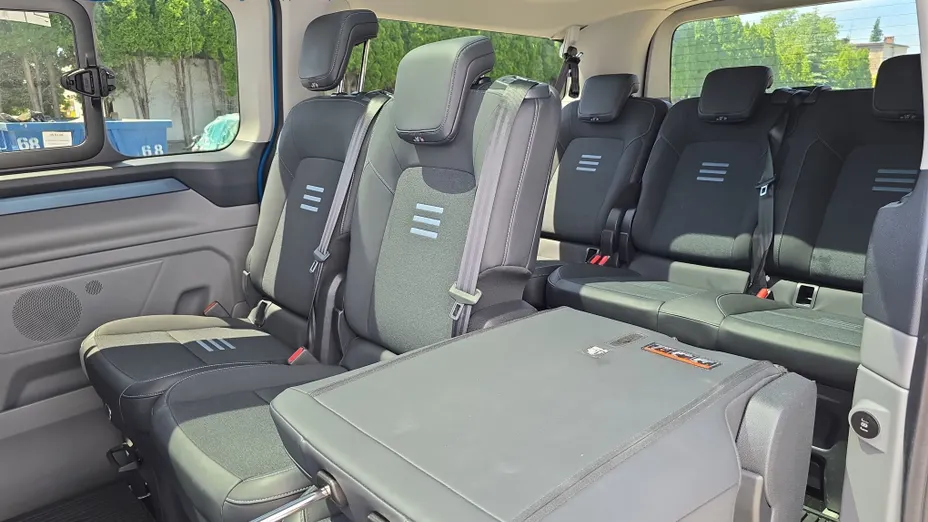FORD Tourneo Custom Transit Custom Kombi 2.5 PHEV 340 L2H1 Limited CVT M1