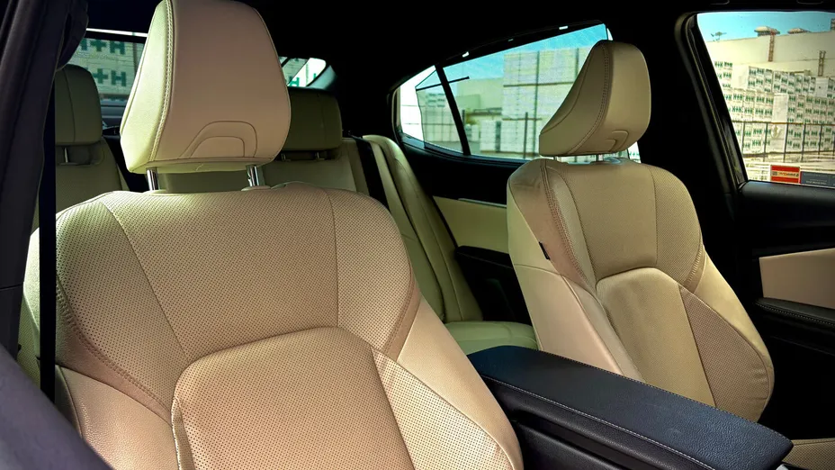 TOYOTA Camry Camry 2.5 Hybrid Dynamic Force Executive e-CVT