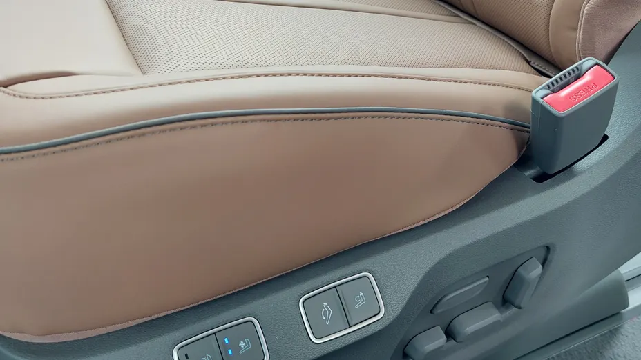 HYUNDAI Staria Staria 1.6 T-GDI HEV Luxury aut Nowy