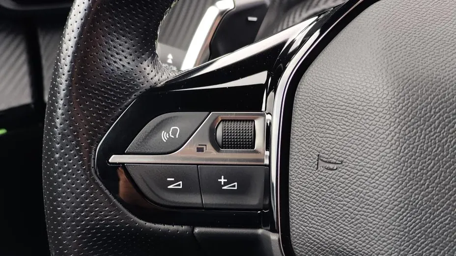 PEUGEOT 2008 2008 BlueHDi 130 GT S&S EAT8