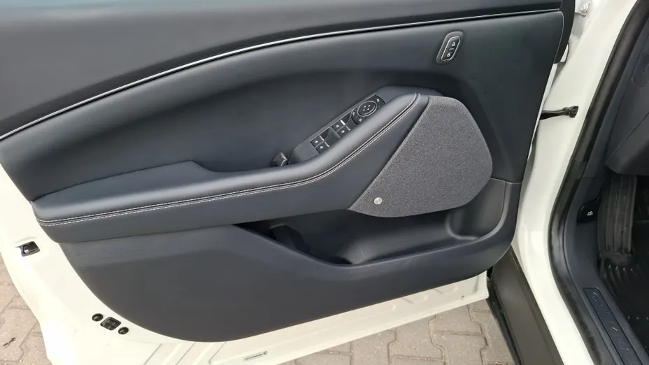 FORD Mustang Mach-E Mustang Mach-E 98kWh RWD