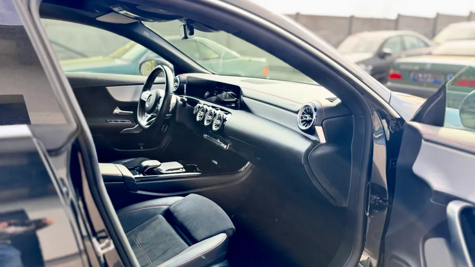 MERCEDES-BENZ CLA CLA 200 4-Matic AMG Line 8G-DCT